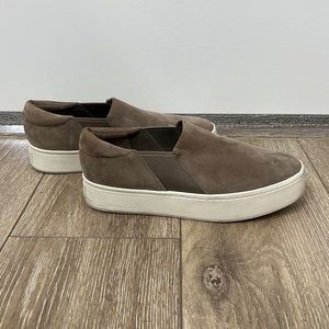 Vince Warren Suede Platform Slip-On Sneaker 9.5 like NEW